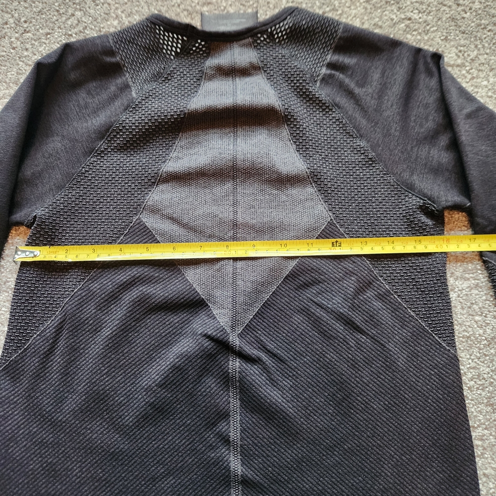 Athleta Black Seemless Long Sleeve Top - Picture 5 of 6